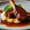 découvrez une recette raffinée de canard confit nappé d'une sauce onctueuse au foie gras pour sublimer vos repas et impressionner vos invités.