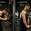découvrez les erreurs courantes lors des exercices d'extensions des triceps à la poulie haute et apprenez comment les corriger pour maximiser vos résultats et éviter les blessures.