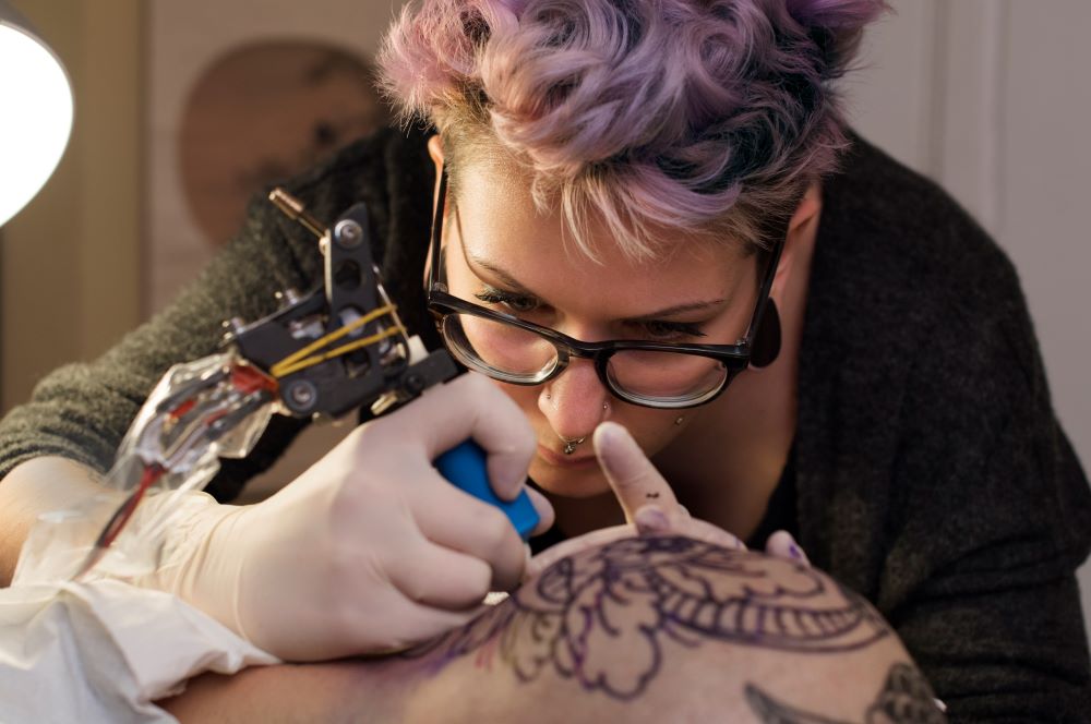 Tatouage nuque femme