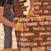 construire mur de briques